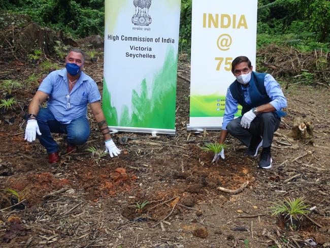 SNPA Chief and Indian High Commissioner with the first two planted palm trees