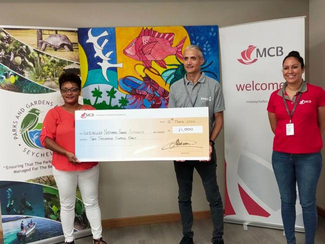 Handing over of the donation from MCB